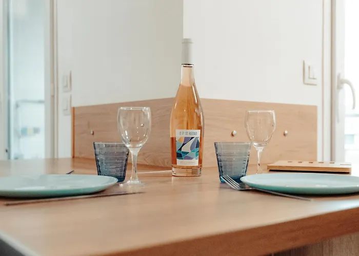 Raphael, T2, Piscine, Proche Centre