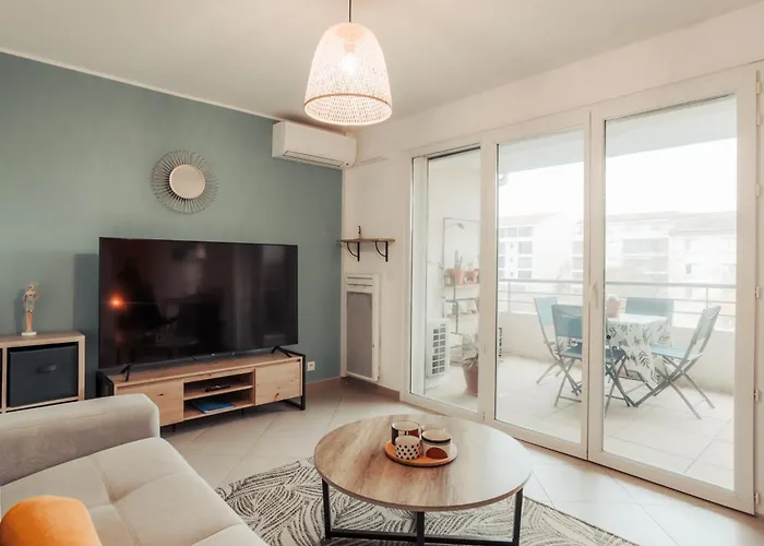 Raphael, T2, Piscine, Proche Centre *