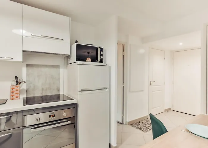 Raphael, T2, Piscine, Proche Centre アパート *